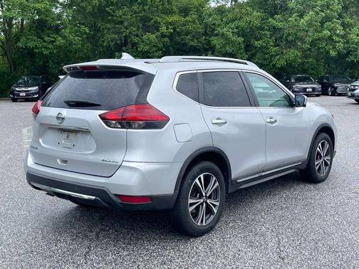 Brilliant Silver 2017 Nissan Rogue SL