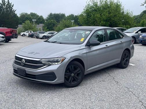 Deep Black Pearl 2022 Volkswagen Jetta 1.5T SE
