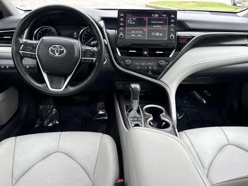 Celestial Silver Metallic 2022 Toyota Camry XLE