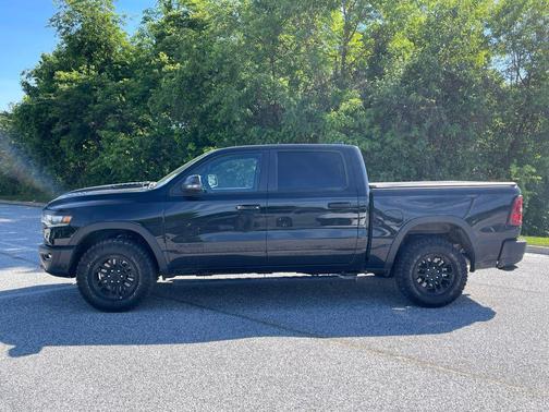 Diamond Black Crystal Pearlcoat 2026 RAM 1500 Rebel