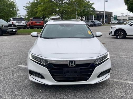 Platinum White Pearl 2020 Honda Accord EX-L 1.5T