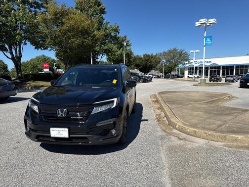 2022 Honda Pilot AWD Black Edition