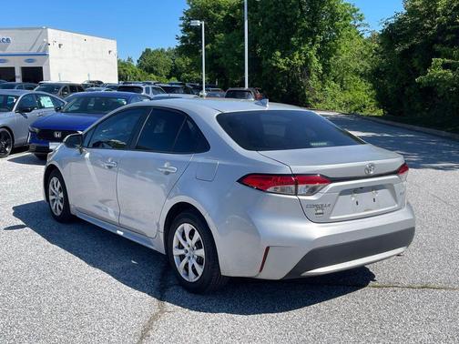 Classic Silver Metallic 2021 Toyota Corolla LE