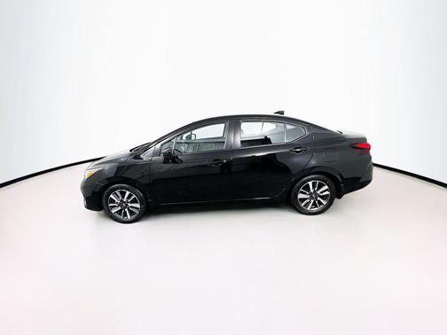 Super Black Metallic 2024 Nissan Versa 1.6 SV