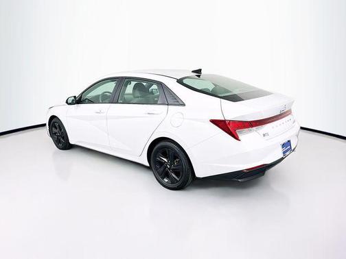 2022 Hyundai ELANTRA HEV Blue