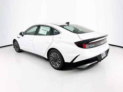 2025 Hyundai SONATA Hybrid SE