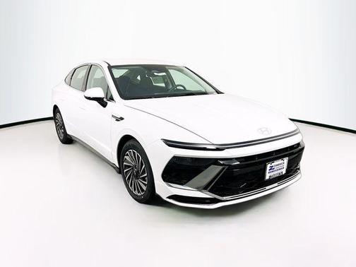 2025 Hyundai SONATA Hybrid SE