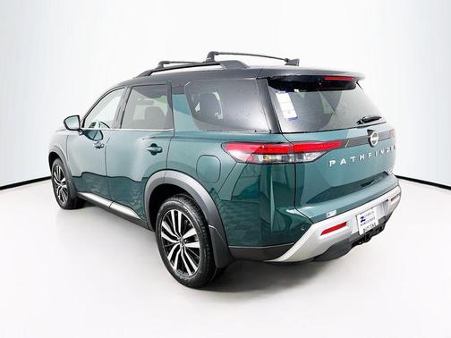 2025 Nissan Pathfinder Platinum 4WD