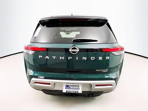2025 Nissan Pathfinder Platinum 4WD