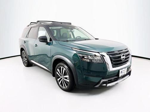 2025 Nissan Pathfinder Platinum 4WD