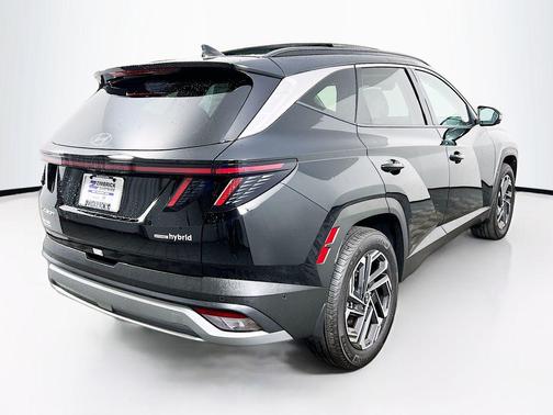 Ash Black 2026 Hyundai TUCSON Hybrid Limited
