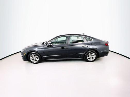 2022 Hyundai SONATA SE