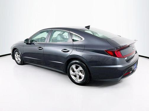 2022 Hyundai SONATA SE