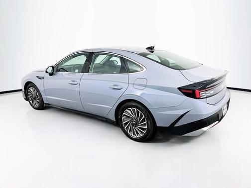 2025 Hyundai SONATA Hybrid SE