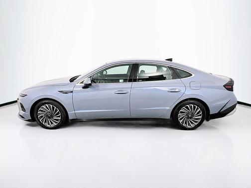 2025 Hyundai SONATA Hybrid SE