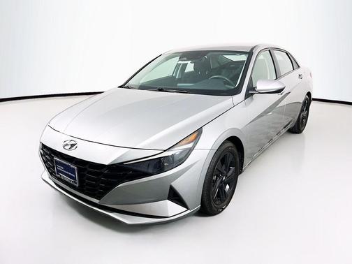 Shimmering Silver Pearl 2021 Hyundai ELANTRA SEL