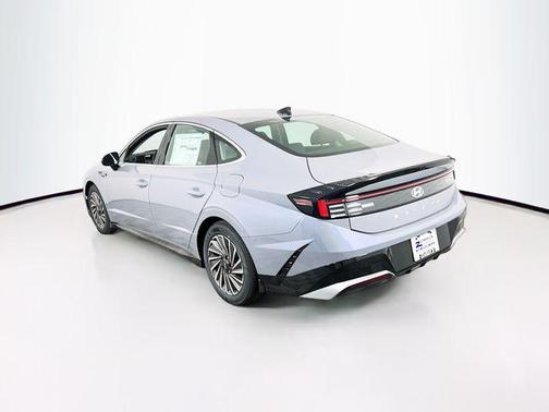 2025 Hyundai SONATA Hybrid SE