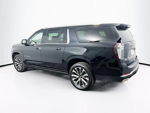 Black 2026 Chevrolet Suburban High Country
