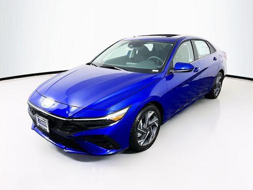 2025 Hyundai ELANTRA SEL