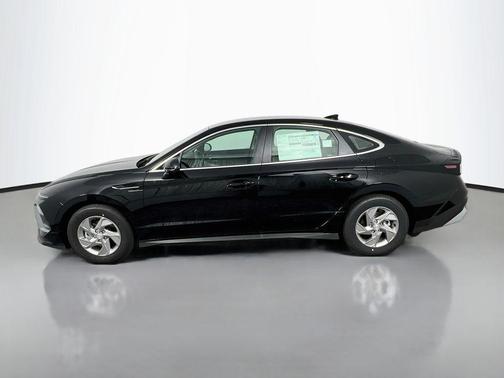 Abyss Black 2026 Hyundai SONATA SE