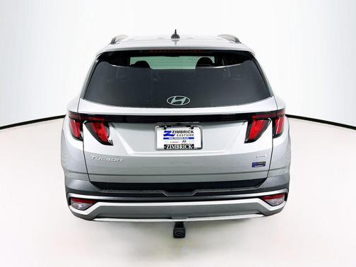 Shimmering Silver 2026 Hyundai TUCSON SEL Plus