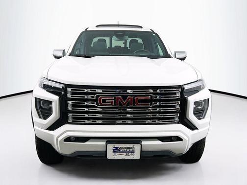 Summit White 2023 GMC Canyon Denali