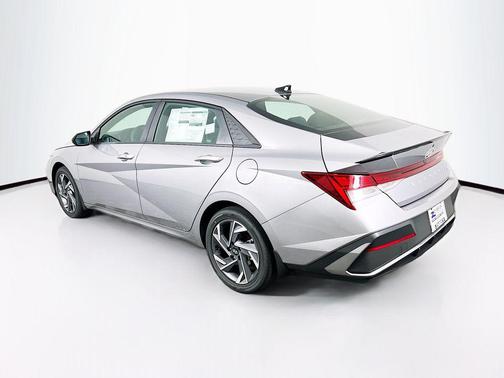 Fluid Metal 2025 Hyundai ELANTRA HEV SEL Sport