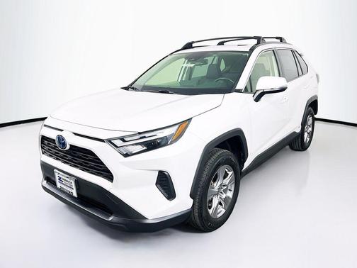 2022 Toyota RAV4 Hybrid XLE