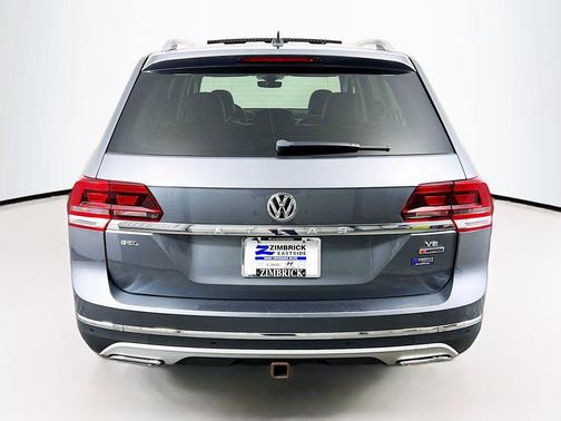 Platinum Gray Metallic 2018 Volkswagen Atlas 3.6L SEL