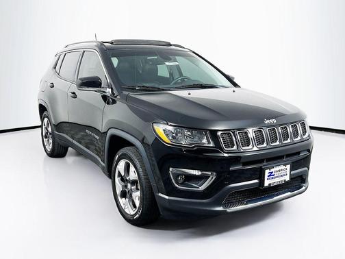 Diamond Black Crystal Pearlcoat 2018 Jeep Compass Limited