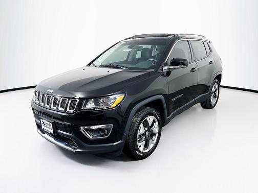Diamond Black Crystal Pearlcoat 2018 Jeep Compass Limited