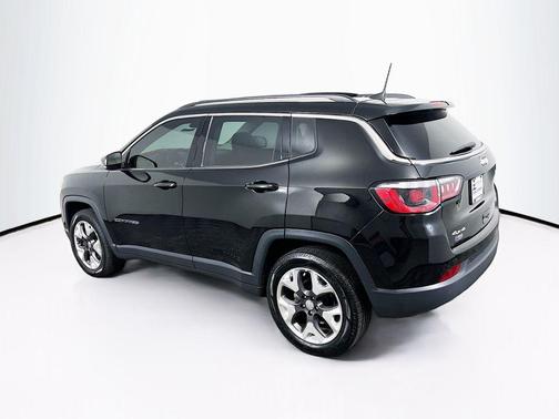 Diamond Black Crystal Pearlcoat 2018 Jeep Compass Limited
