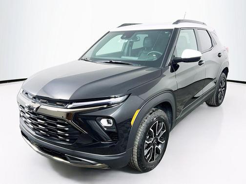 Mosaic Black Metallic 2025 Chevrolet Trailblazer ACTIV