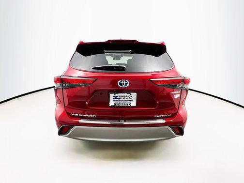 2022 Toyota Highlander Hybrid Platinum