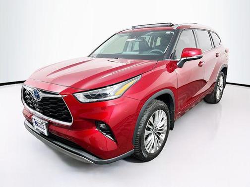 2022 Toyota Highlander Hybrid Platinum