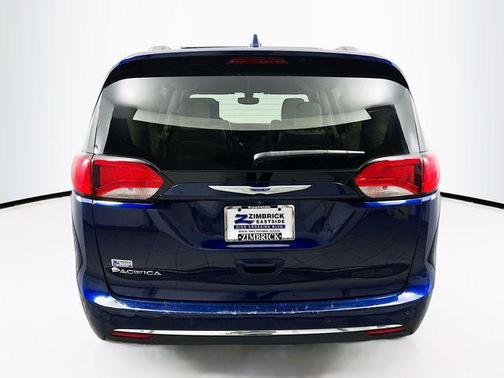 2018 Chrysler Pacifica Touring-L Plus