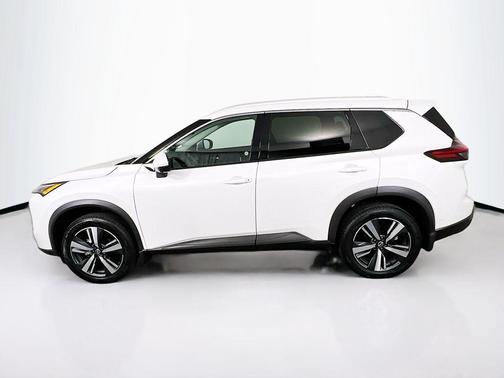 Everest White Pearl 2024 Nissan Rogue SL