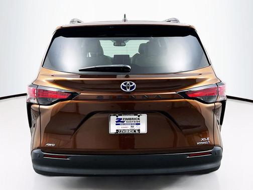 2022 Toyota Sienna XLE