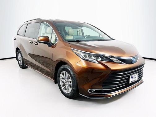 2022 Toyota Sienna XLE
