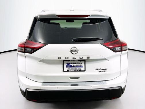 Everest White Pearl 2024 Nissan Rogue SV