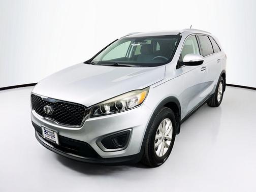 Sparkling Silver 2016 Kia Sorento LX
