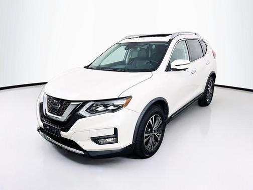 Pearl White 2018 Nissan Rogue SL