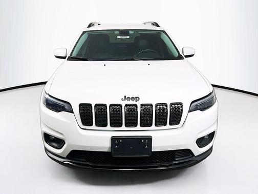 Bright White Clearcoat 2019 Jeep Cherokee Altitude
