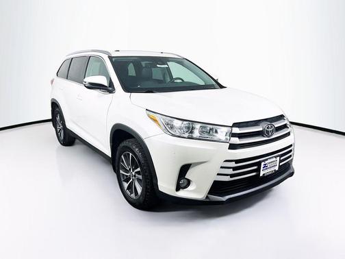 Blizzard Pearl 2019 Toyota Highlander XLE