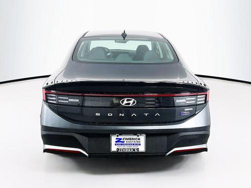 2026 Hyundai SONATA Hybrid Base