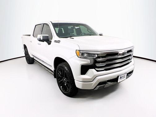Iridescent Pearl Tricoat 2024 Chevrolet Silverado 1500 High Country