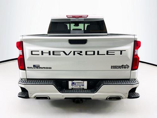 Iridescent Pearl Tricoat 2024 Chevrolet Silverado 1500 High Country