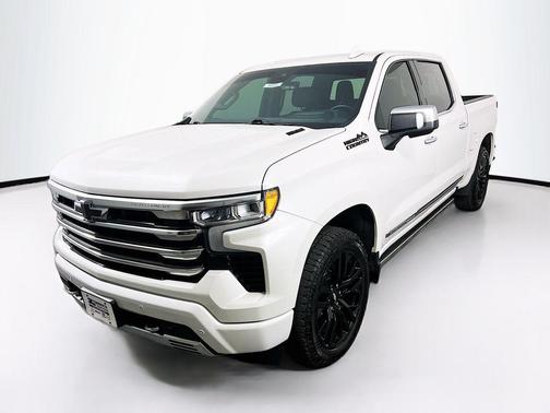 Iridescent Pearl Tricoat 2024 Chevrolet Silverado 1500 High Country