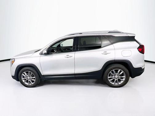 Quicksilver Metallic 2022 GMC Terrain SLT