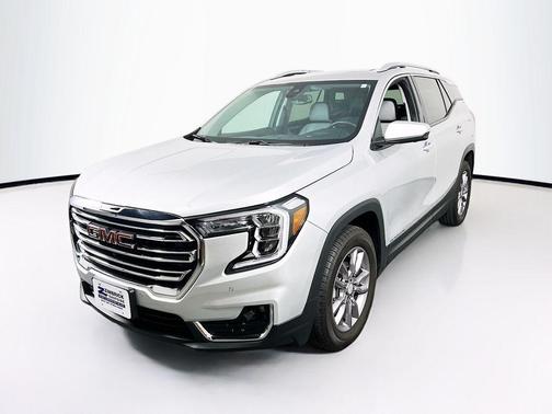 Quicksilver Metallic 2022 GMC Terrain SLT
